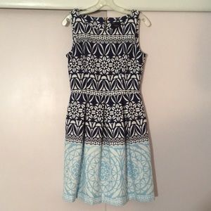 Sleeveless Cotton Blue and White Geometric Floral Dress size 6
